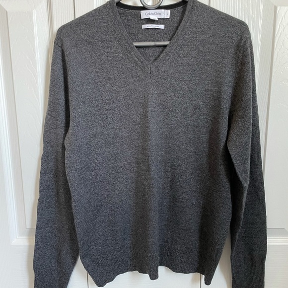 Calvin Klein Men’s Sweater - Medium - Picture 2 of 3